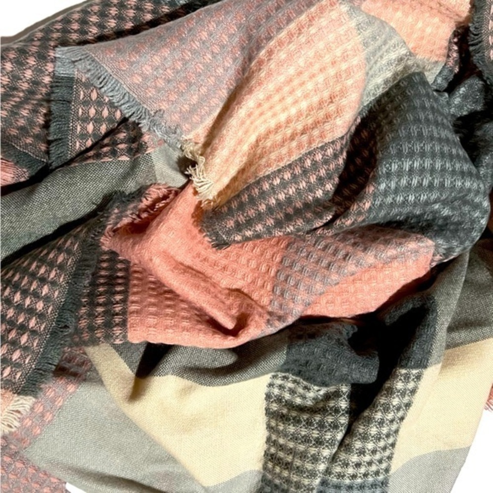 Janice Apparel Pink Gray Plaid Weaved Knit Acrylic Scarf Shawl Wrap Throw New